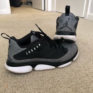 JORDAN IMPACT TR 'BLACK WHITE'